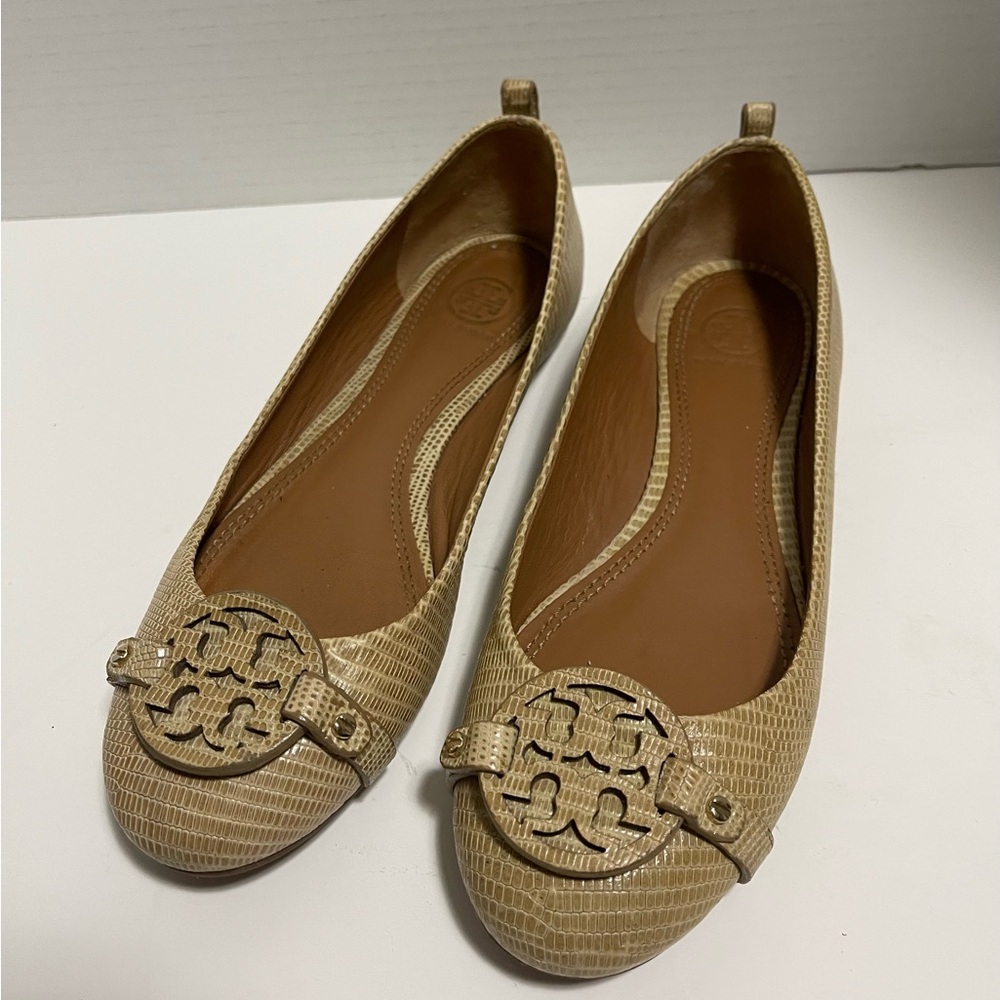 Tory Burch Mini Miller Flat in nude matte micro tejus print…